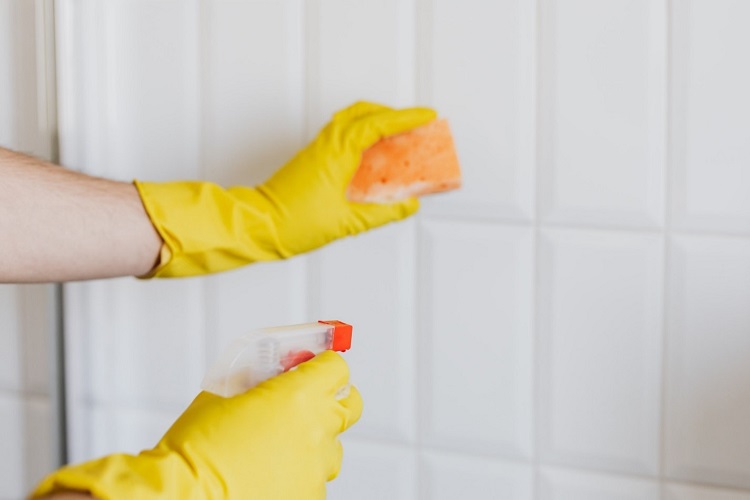 The official guide on how to clean grout and tile floors